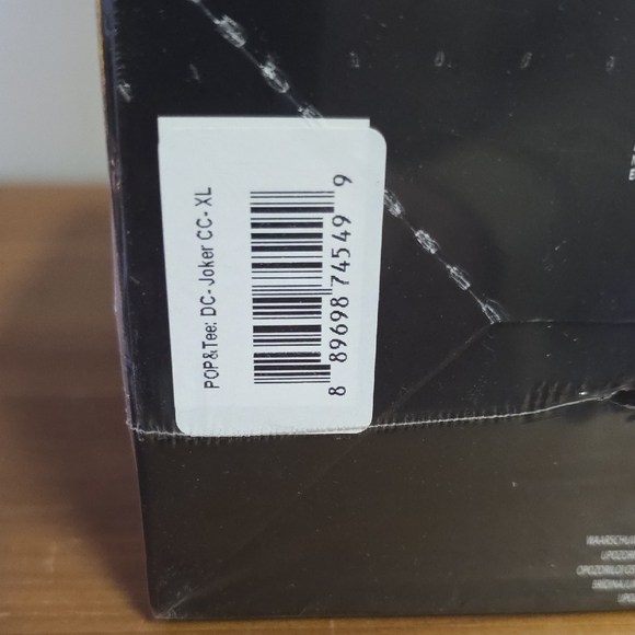 Funko DCeased Pop Tee and Figure Set - Black and Yellow JOKER - Picture 7 of 7